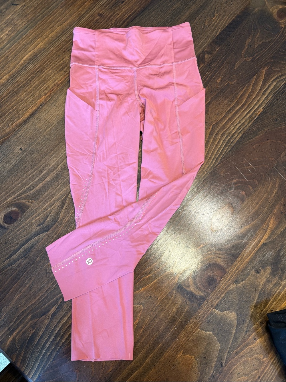 Lulu Size 4 Pink Active Leggings with Side Pockets